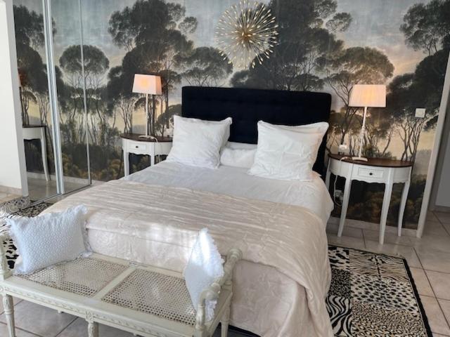 B&B Les Muscades Saint-Étienne-du-Grès Екстериор снимка